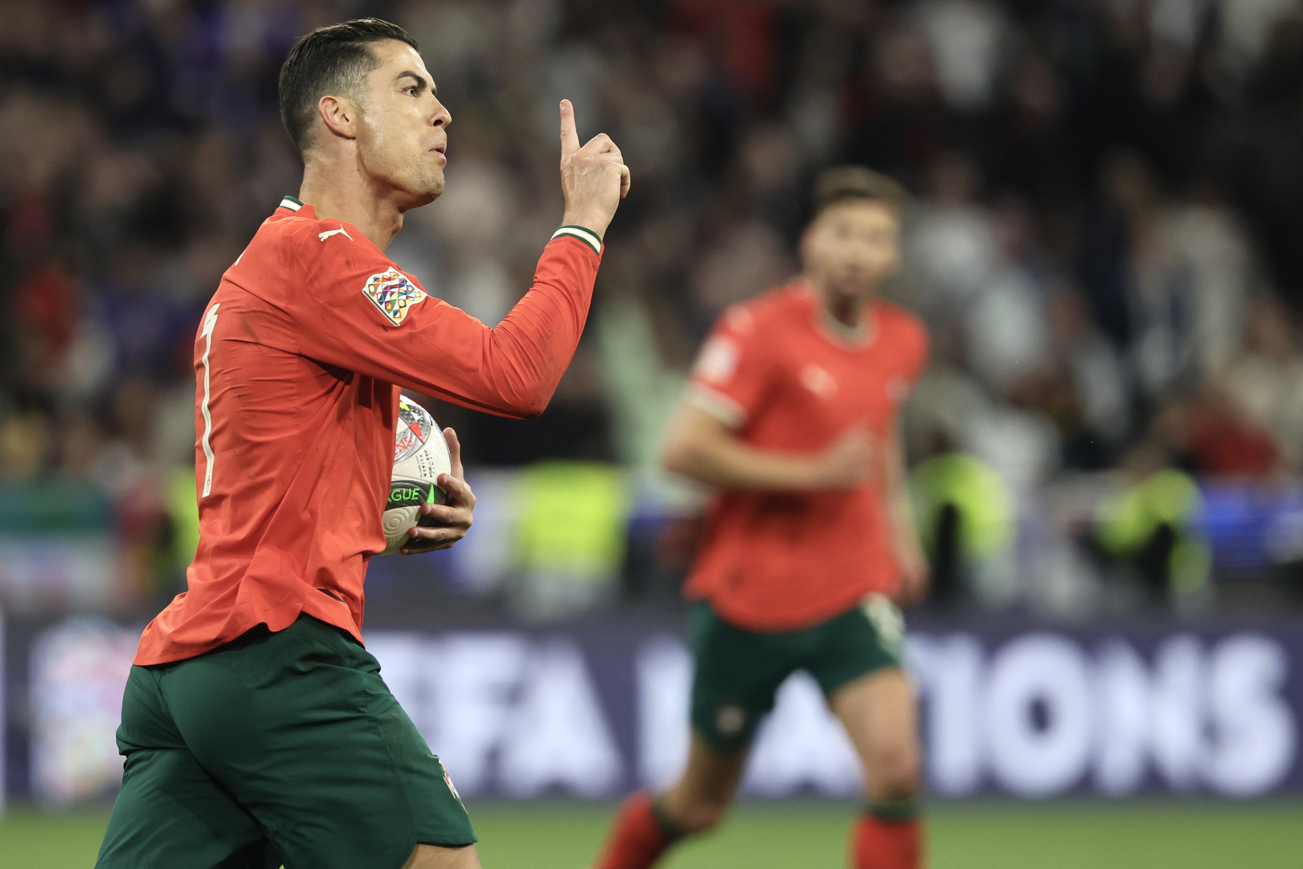 关于葡萄牙队憾负对手,悬念半决赛晋级名额的信息 关于葡萄牙队憾负对手,悬念半决赛晋级名额的信息