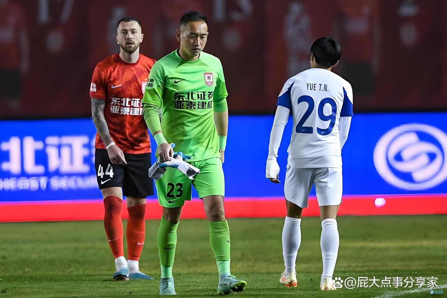 长春亚泰主场击败大连一方，止住连败势头的简单介绍