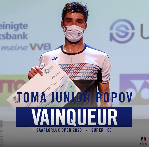 俄罗斯举重选手力挫对手夺冠