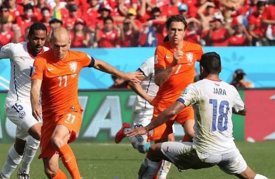 荷兰队在欧洲预选赛中赢得胜利 荷兰队在欧洲预选赛中赢得胜利