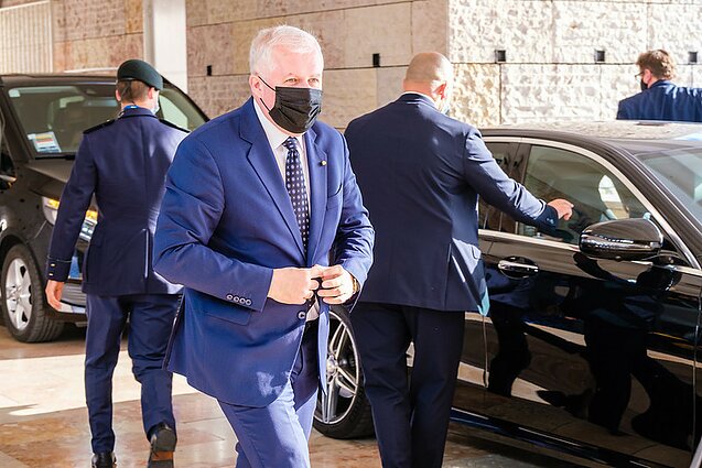 包含斯洛伐克队险胜立陶宛,保持团结的词条 包含斯洛伐克队险胜立陶宛,保持团结的词条