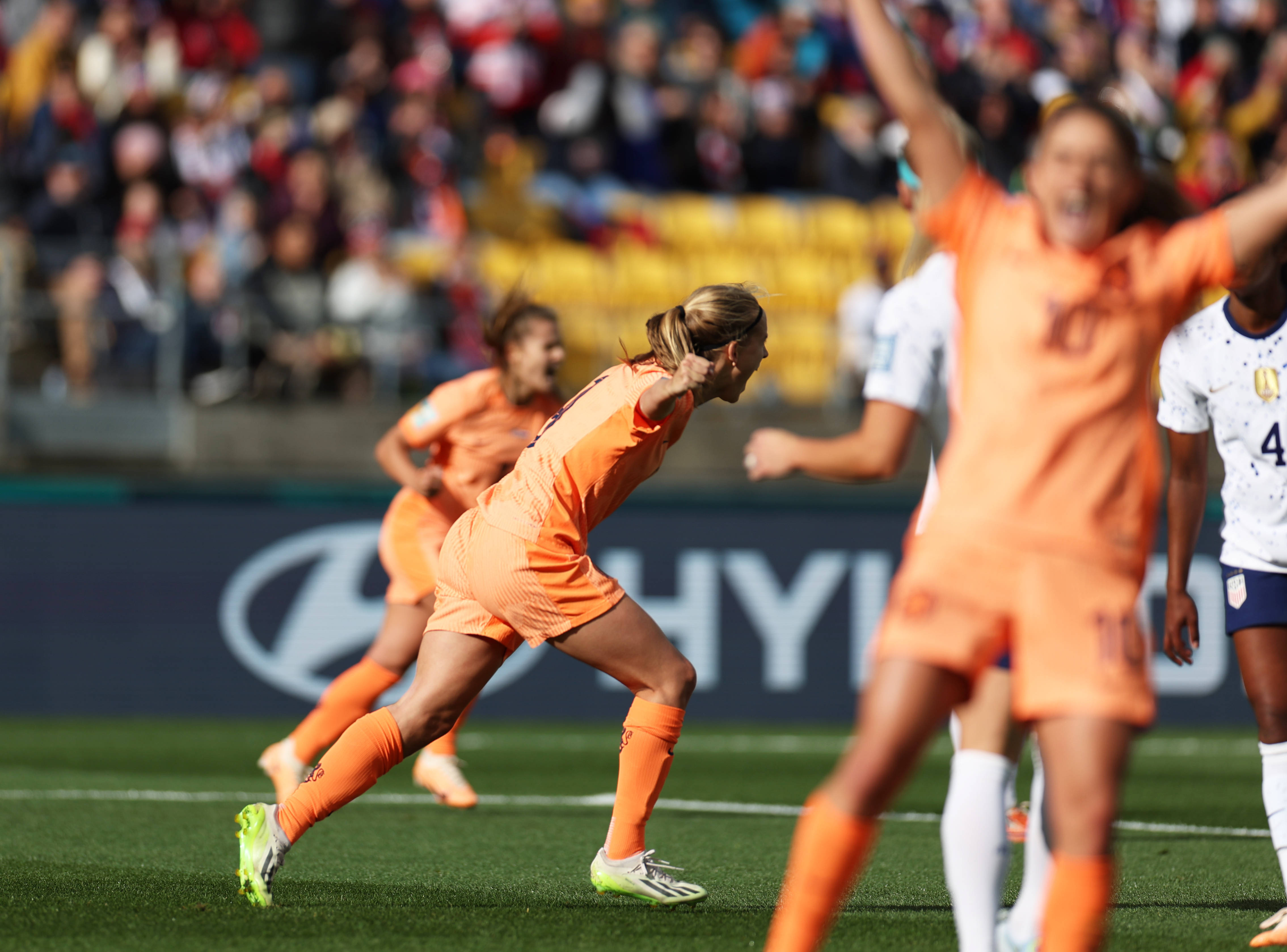 关于尼日利亚球员在欧冠赛场上秀技术的信息 关于尼日利亚球员在欧冠赛场上秀技术的信息