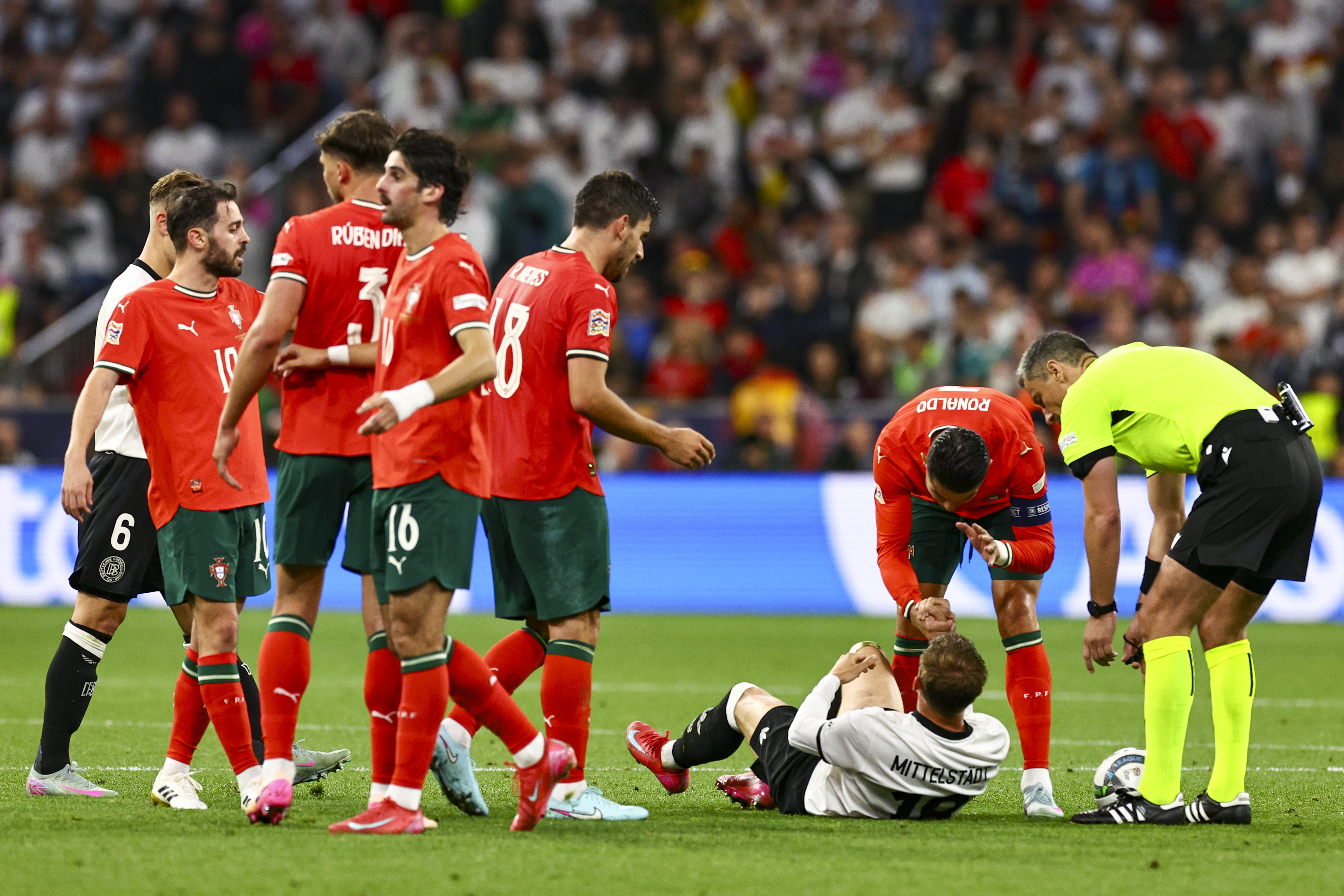 葡萄牙球队胜出欧洲冠军联赛历史首次涌现的简单介绍 葡萄牙球队胜出欧洲冠军联赛历史首次涌现的简单介绍