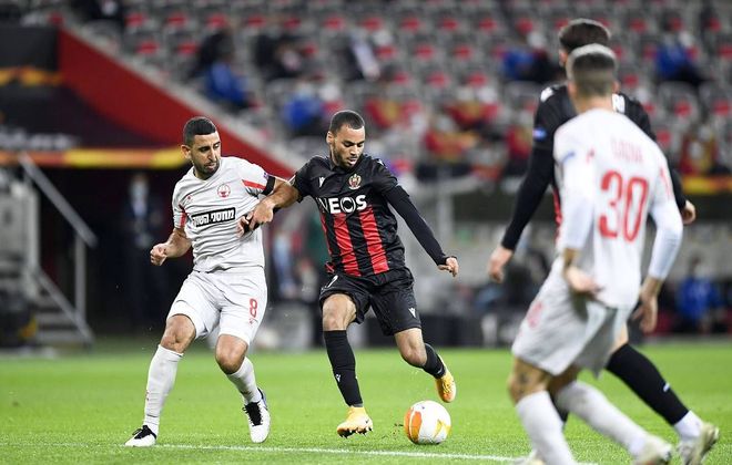 包含波尔多在主场遭遇逆转，难堪连败的词条