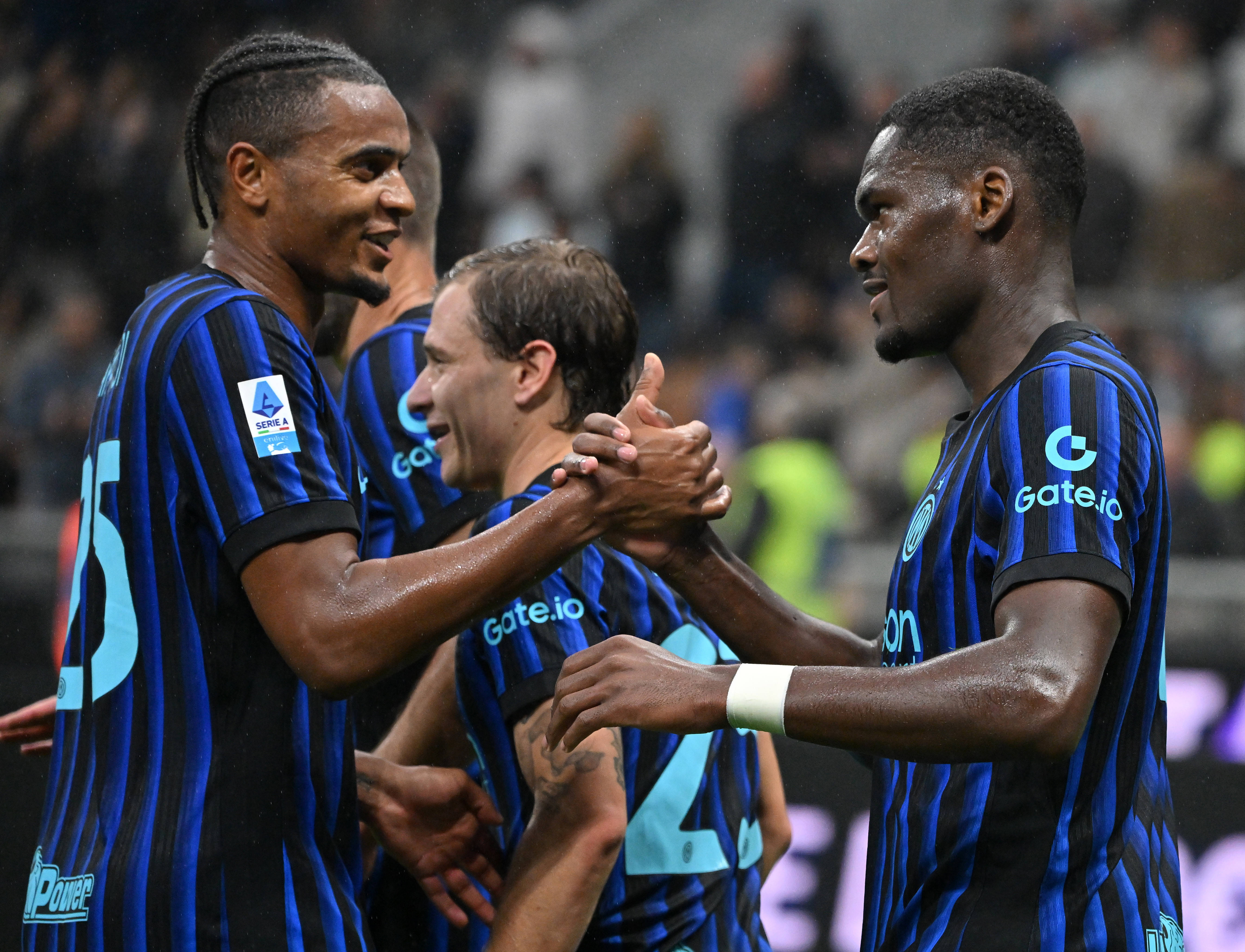 包含罗马对战AC米兰，双方胜负难料，悬念重重的词条