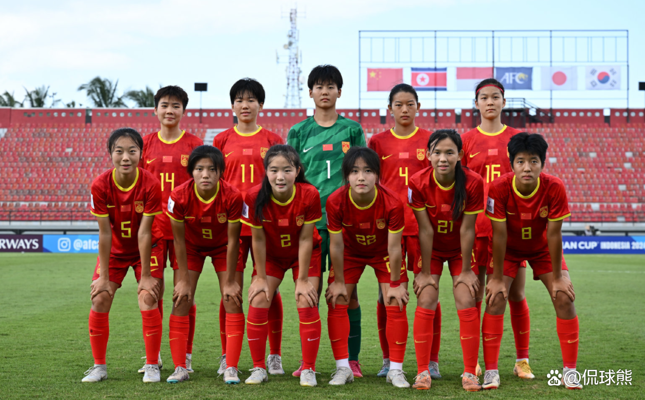 关于争分夺秒的比赛中女队展现拼搏精神的信息